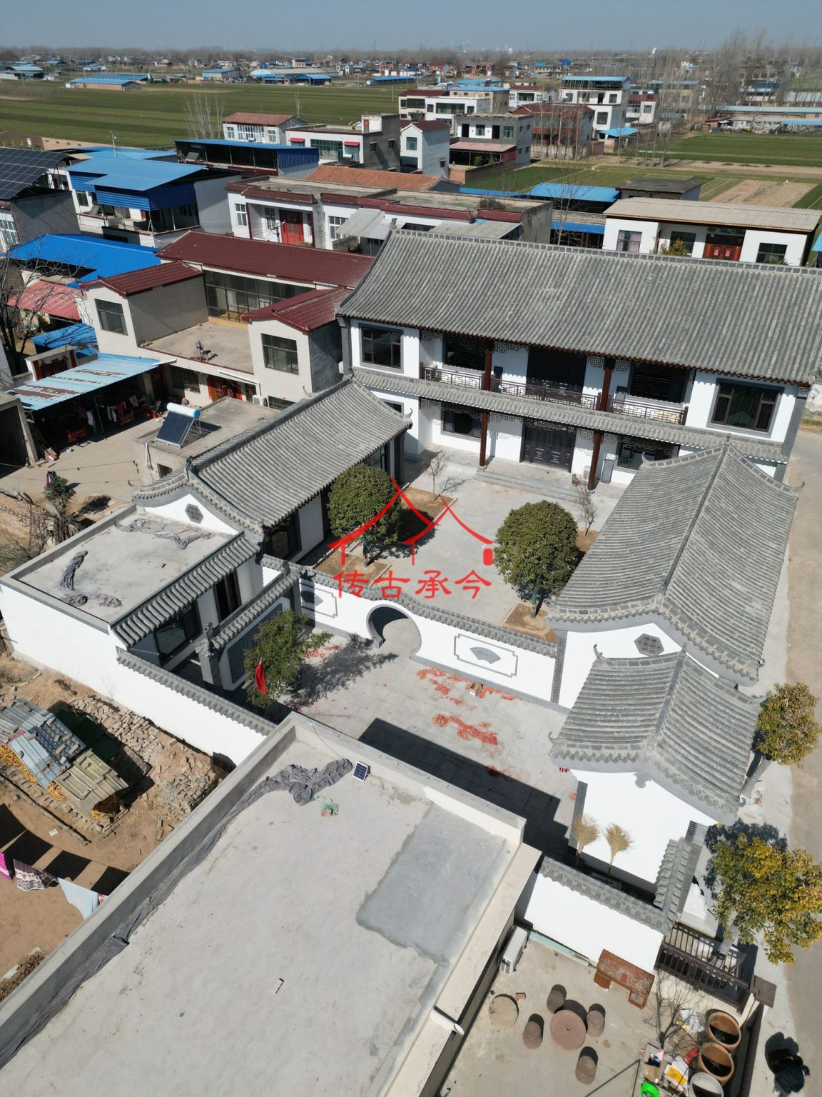 河南开封中式四合院自建房、宅基地中式合院 白墙灰瓦四合院、月洞门中式宅院 两层中式合院户型、带庭院自建房 二层挑空中式宅院 - 四合院设计院